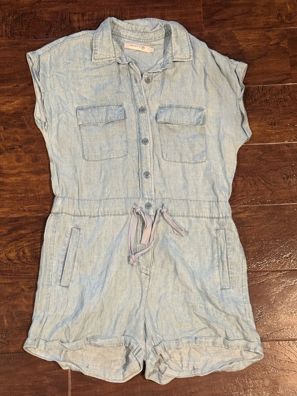 NWOT Billy T Short Sleeve Button Down Denim Romper Drawstring Waist Size Small